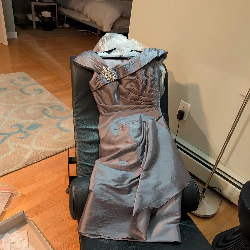 Cocktail dress - Picture 1 of 4